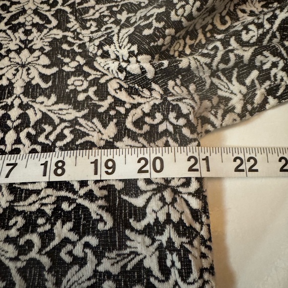 Loft short sleeve textured top - Picture 3 of 5